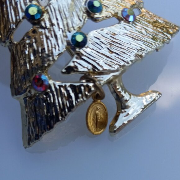 Gold Christmas Tree Pin Brooch with Green & Red Aurora Borealis Crystals - Picture 9 of 14